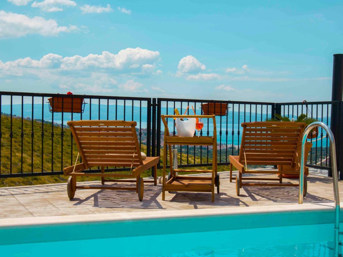Hill Apartment With Private Pool Kucine Exterior photo