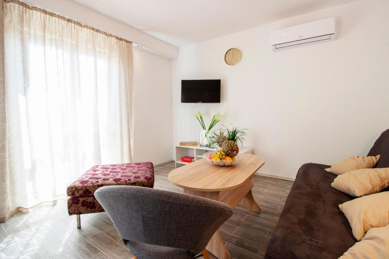Hill Apartment With Private Pool Kucine Exterior photo