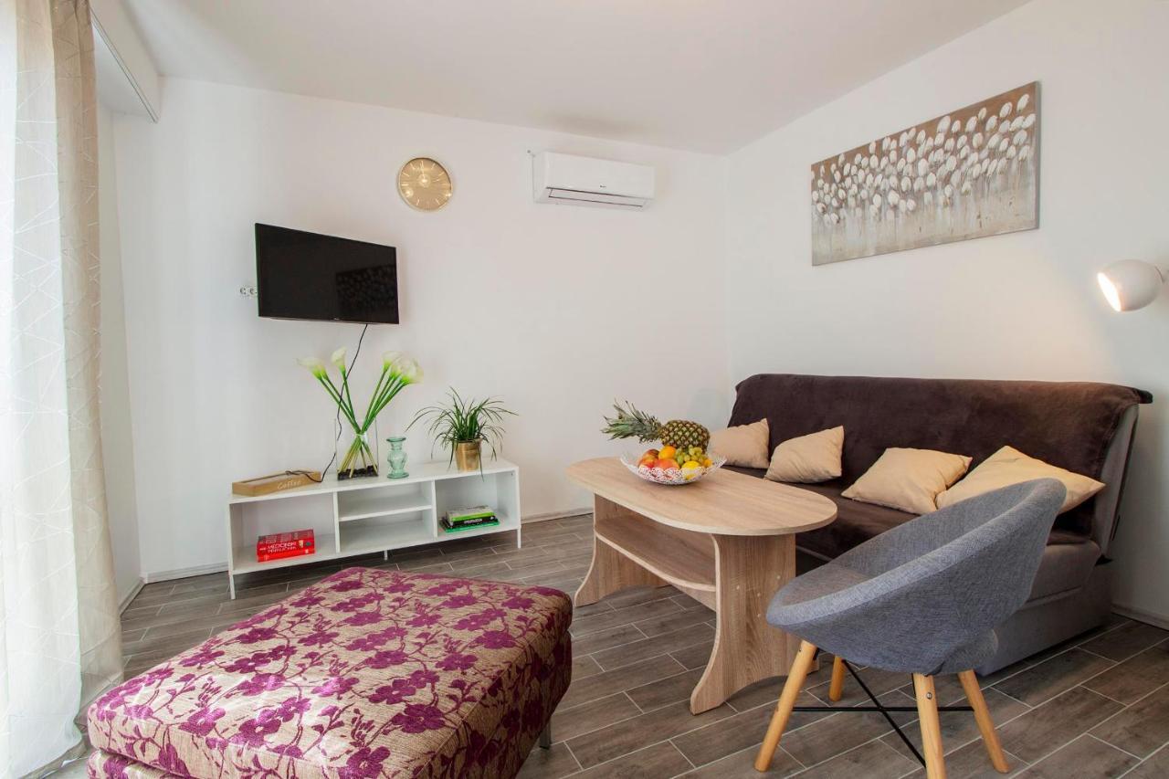 Hill Apartment With Private Pool Kucine Exterior photo
